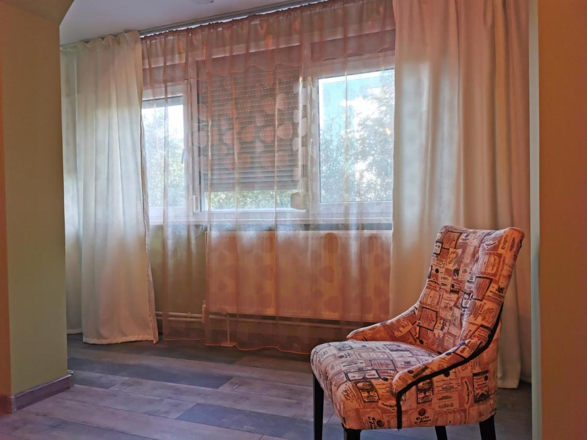 Chic Apartment Brăila Esterno foto