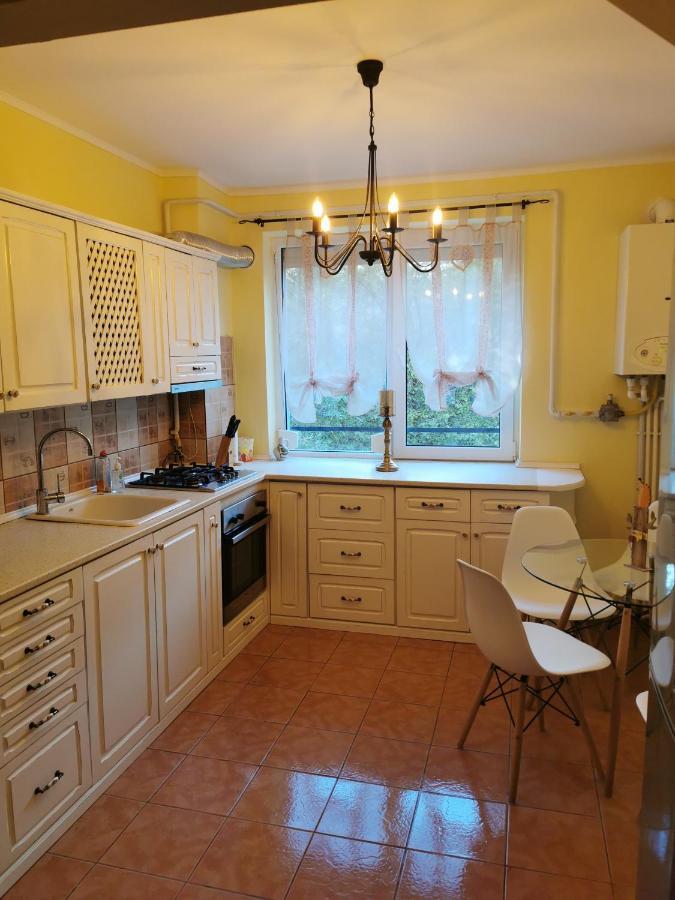Chic Apartment Brăila Esterno foto