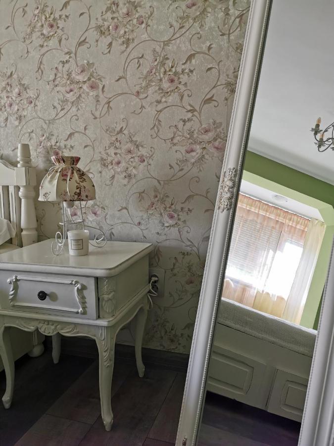 Chic Apartment Brăila Esterno foto