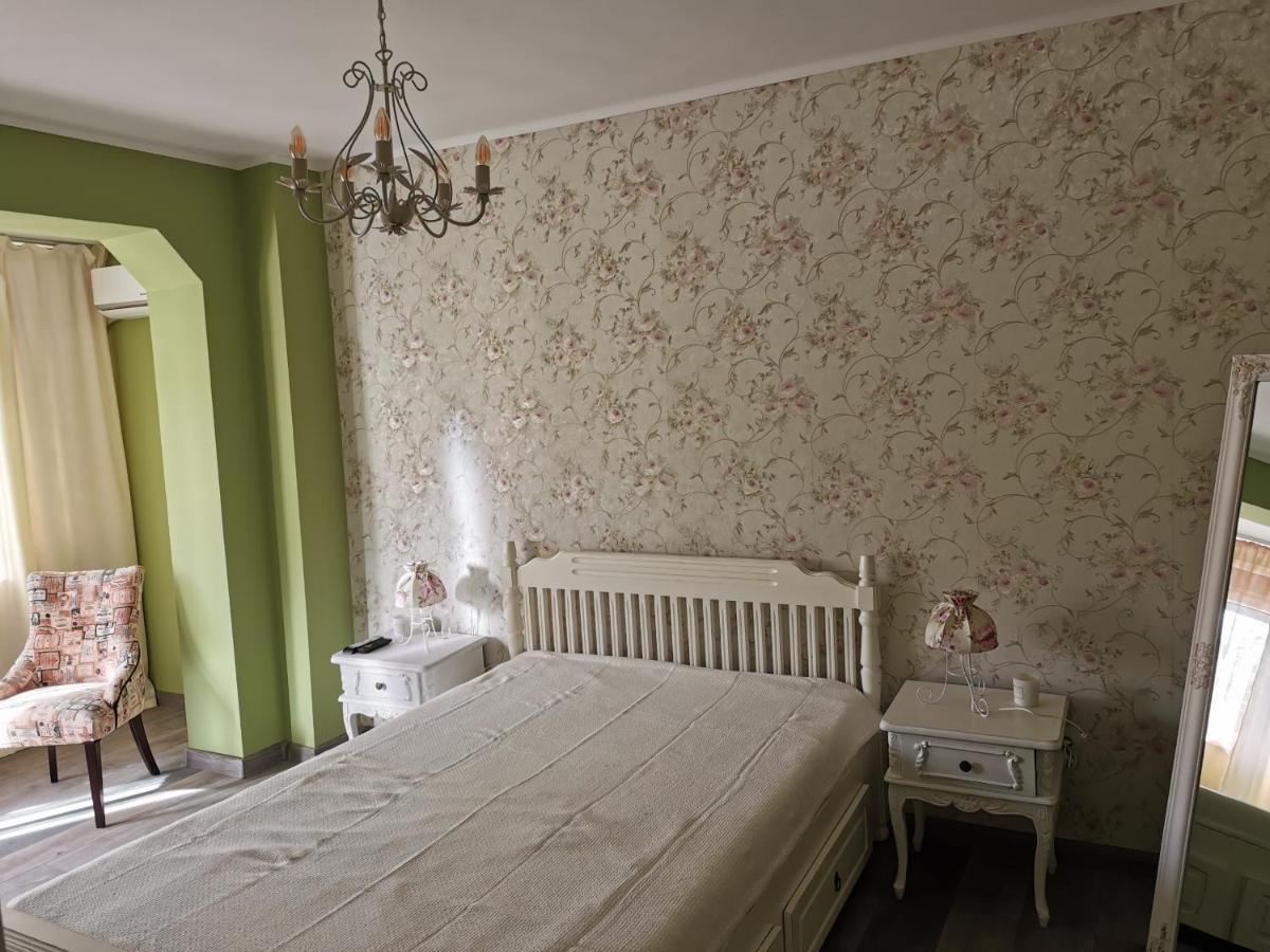 Chic Apartment Brăila Esterno foto