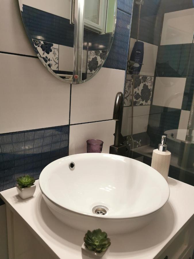 Chic Apartment Brăila Esterno foto