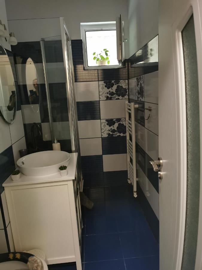 Chic Apartment Brăila Esterno foto