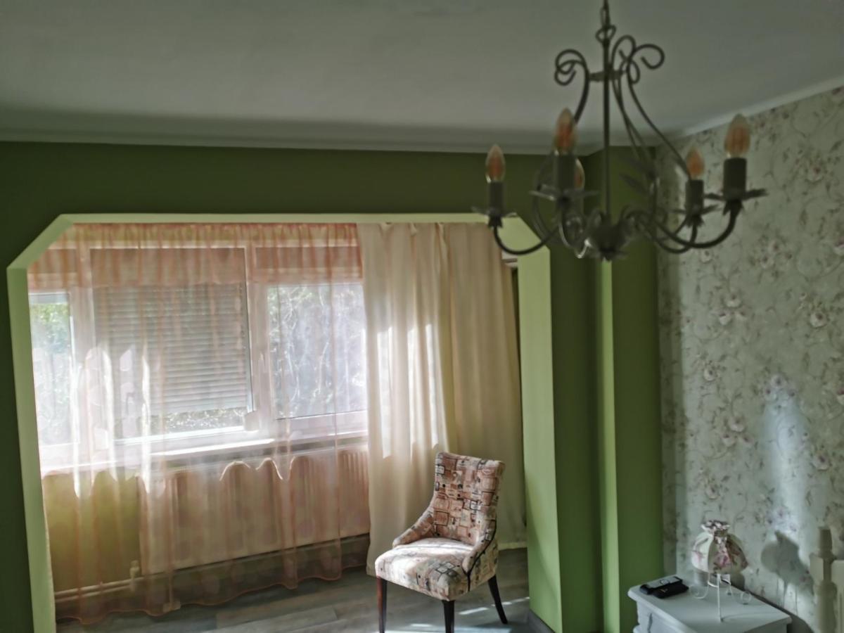 Chic Apartment Brăila Esterno foto
