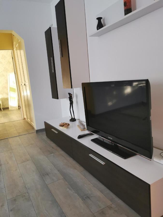 Chic Apartment Brăila Esterno foto